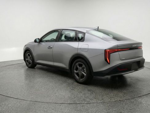 Used 2025 Kia K4 LXS image 6