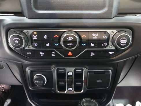 Used 2020 Jeep Wrangler Unlimited Sport S image 34