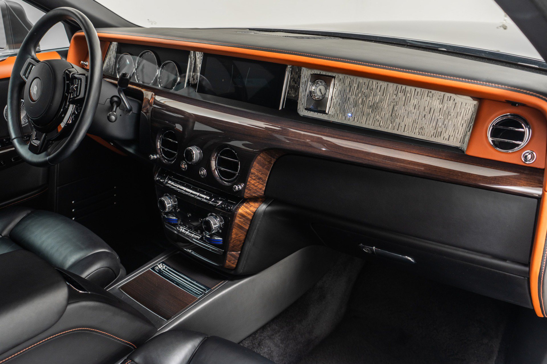 Used 2019 Rolls-Royce Phantom Sedan RWD image 14