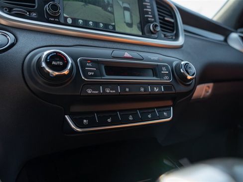Used 2019 Kia Sorento SX AWD/4WD image 33