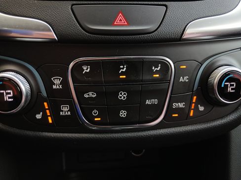 Used 2021 Chevrolet Equinox LT image 13