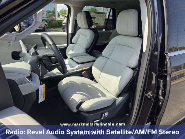 New 2026 Lincoln Navigator Premiere AWD/4WD image 9