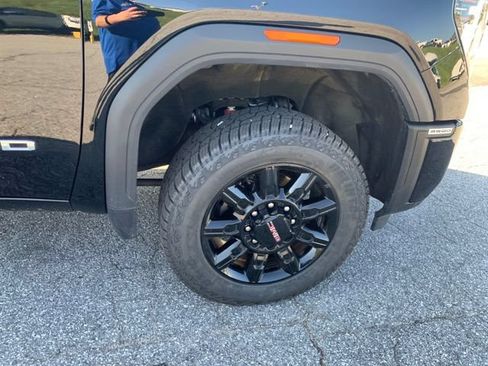 Used 2024 GMC Sierra 3500 AT4 w/ AT4 Preferred Package AWD/4WD image 42