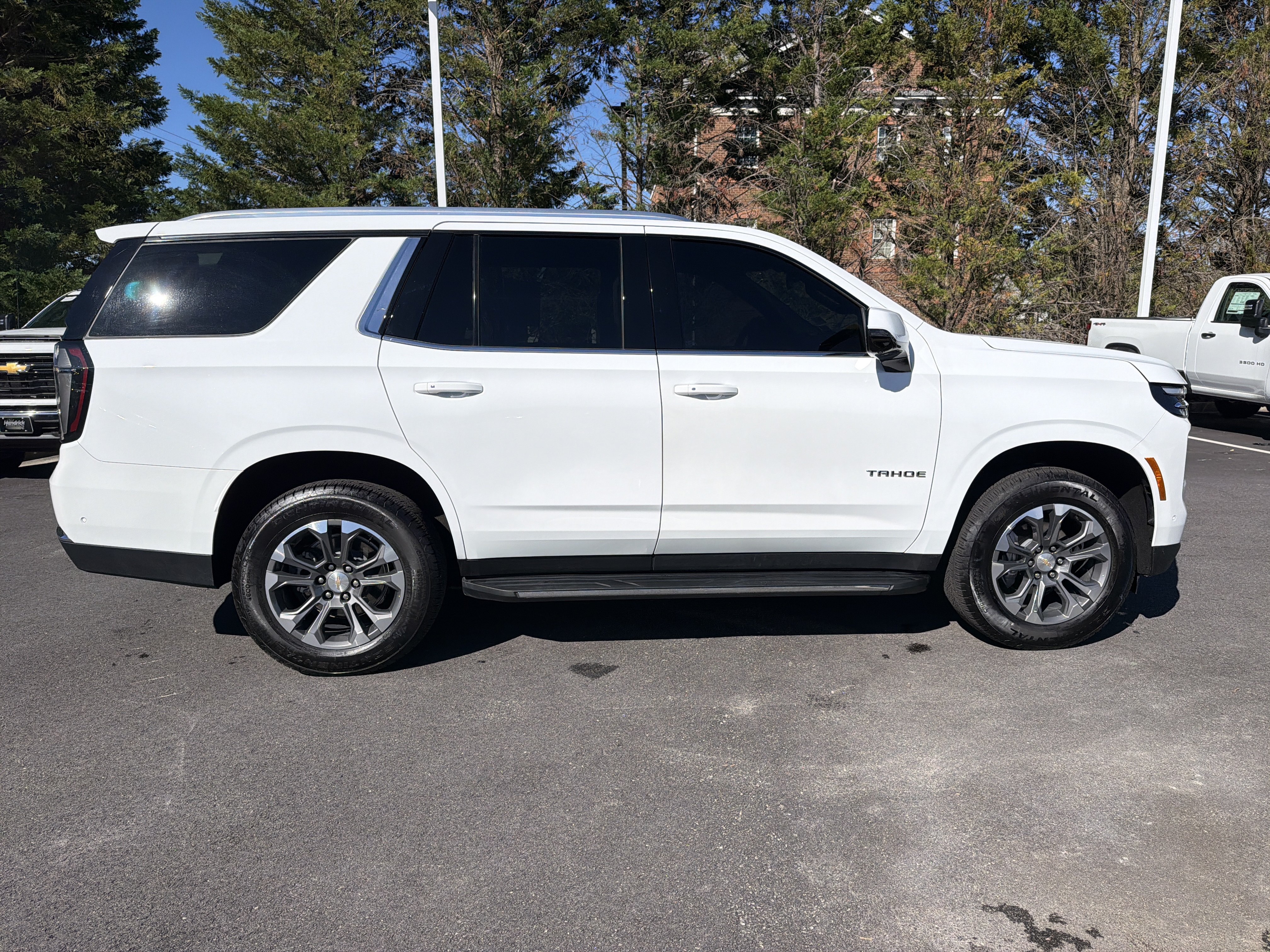 Used 2026 Chevrolet Tahoe LT w/ Comfort Package AWD/4WD image 11