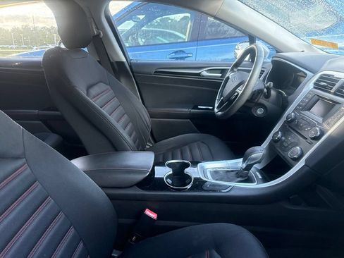 Used 2014 Ford Fusion SE w/ Equipment Group 201A FWD image 5