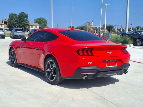 Used 2024 Ford Mustang Coupe RWD image 7