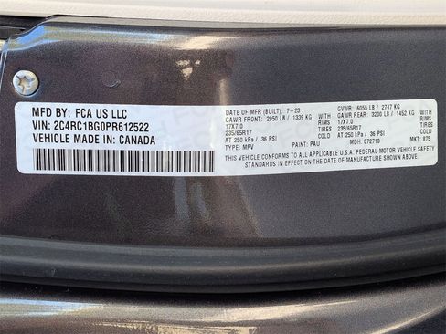 Used 2023 Chrysler Pacifica Touring-L image 28