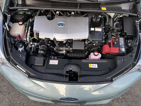 Used 2016 Toyota Prius Four Touring FWD image 28