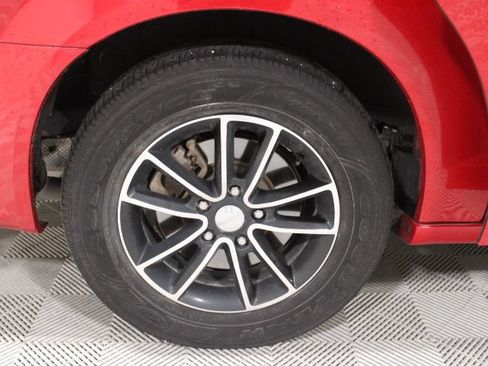 Used 2016 Dodge Grand Caravan R/T FWD image 37