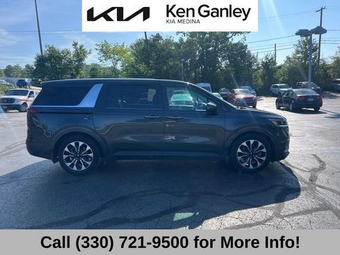 Used 2024 Kia Carnival EX FWD image 5