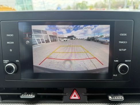 Used 2025 Kia Sportage LX image 12