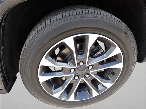 Used 2023 Jeep Grand Cherokee Overland AWD/4WD image 7