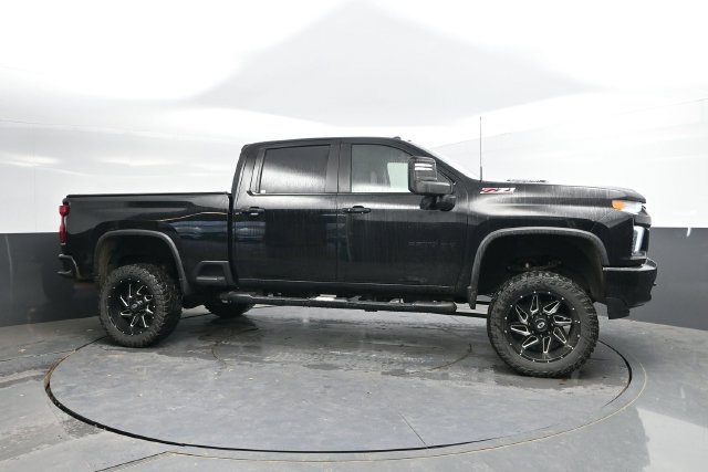 Used 2021 Chevrolet Silverado 2500 LTZ w/ LTZ Plus Package AWD/4WD image 3