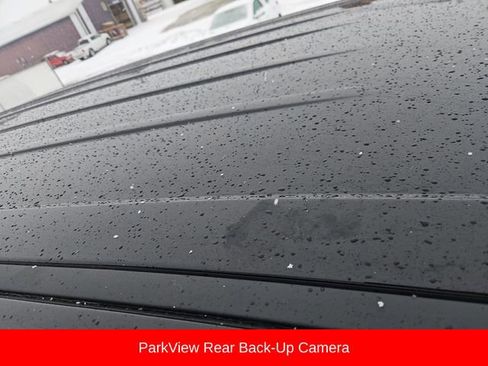 Used 2025 Chrysler Pacifica Select image 10