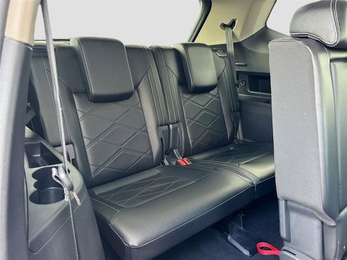 Used 2025 Volkswagen Atlas SE image 26