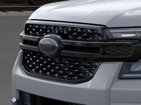 New 2026 Ford Ranger XLT w/ Black Appearance Package AWD/4WD image 17