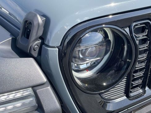 Used 2024 Jeep Wrangler Willys image 9