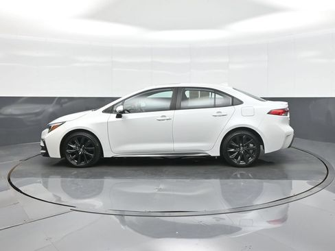 Certified 2024 Toyota Corolla SE w/ SE Premium Package FWD image 4