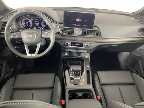 Certified 2025 Audi Q5 e Premium Plus w/ Premium Plus Package AWD/4WD image 10
