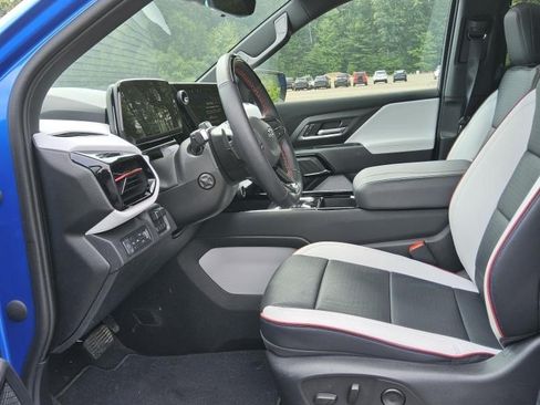 Used 2025 Chevrolet Silverado EV RST AWD/4WD image 13