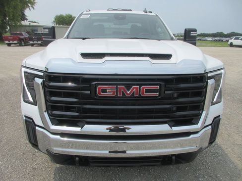 New 2026 GMC Sierra 2500 Pro AWD/4WD image 11