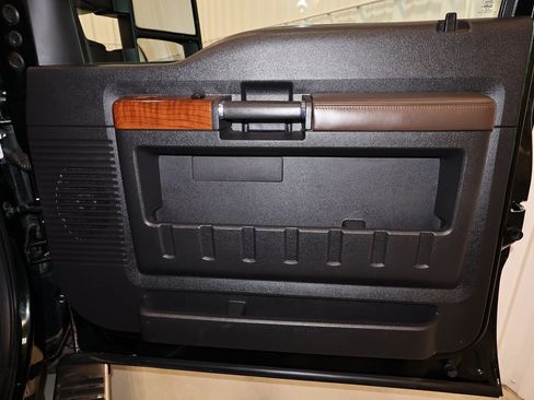 Used 2016 Ford F250 King Ranch w/ King Ranch w/Chrome Package image 21