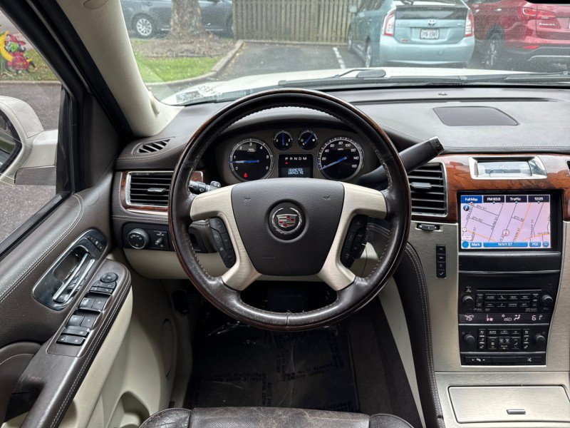 Used 2014 Cadillac Escalade ESV Platinum AWD/4WD image 18