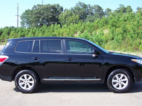 Used 2013 Toyota Highlander FWD image 5