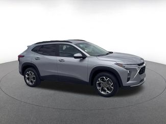 Used 2025 Chevrolet Trax LT FWD video 2