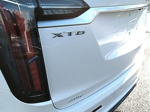 Used 2023 Cadillac XT6 Sport w/ Technology Package image 8