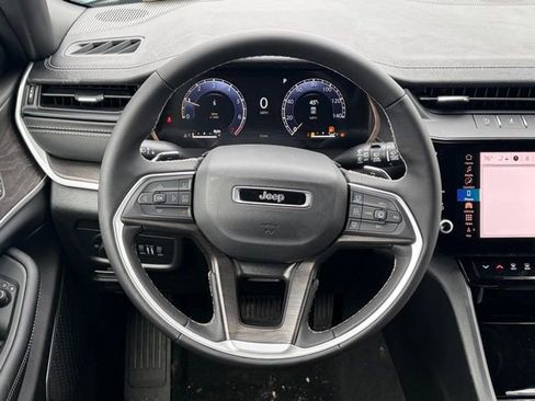 New 2026 Jeep Grand Cherokee Limited AWD/4WD image 38