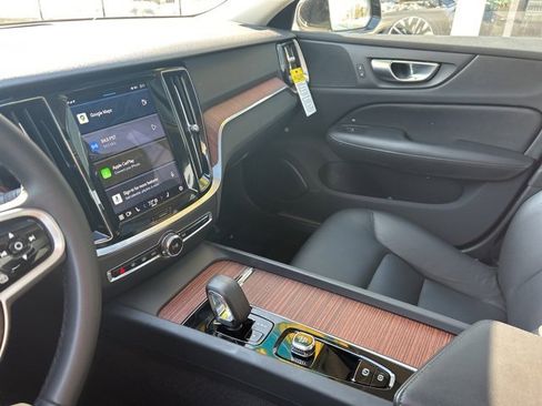 Used 2024 Volvo S60 B5 Plus image 19