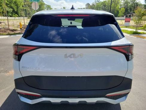Used 2023 Kia Sportage EX image 8