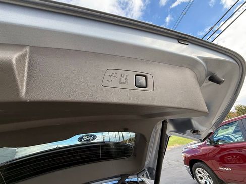 Used 2022 Lincoln Corsair Reserve w/ Equipment Group 201A image 18