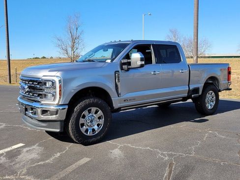 Used 2024 Ford F250 Lariat w/ Lariat Ultimate Package image 3