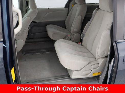 Used 2011 Toyota Sienna LE image 25