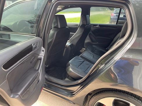 Used 2010 Volkswagen GTI 4-Door image 12