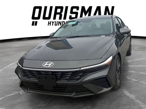 New 2026 Hyundai Elantra Limited FWD image 2