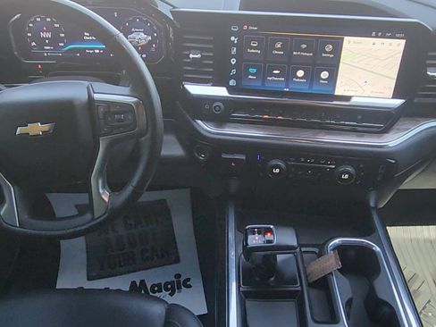 Used 2025 Chevrolet Silverado 1500 LTZ AWD/4WD image 9