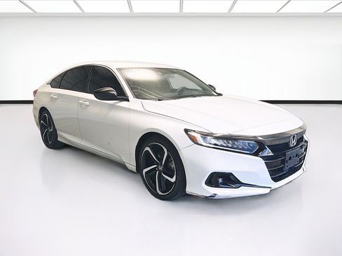 Used 2021 Honda Accord Sport image 3