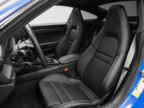 Used 2025 Porsche 911 Carrera w/ Premium Package image 5