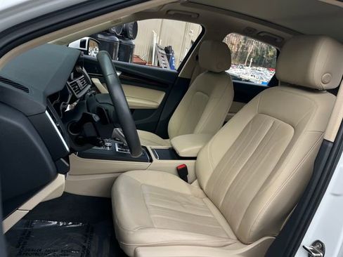 Used 2019 Audi Q5 Prestige w/ Prestige Package image 12