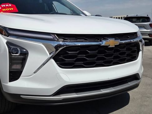 Certified 2024 Chevrolet Trax LT w/ Sunroof Package FWD image 8