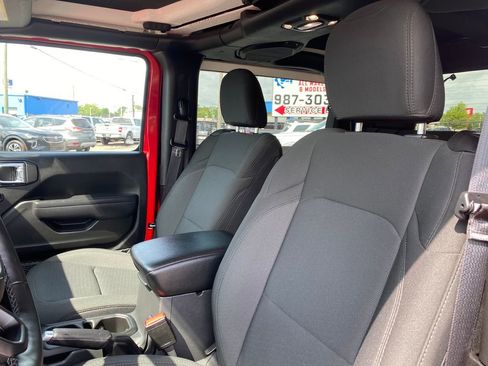 Used 2021 Jeep Wrangler Sport AWD/4WD image 12