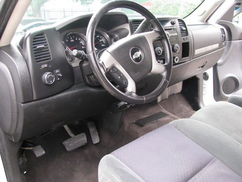 Used 2009 Chevrolet Silverado 1500 LT w/ Power Pack Plus RWD image 6