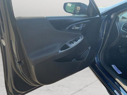 Used 2019 Chevrolet Malibu LT FWD image 11