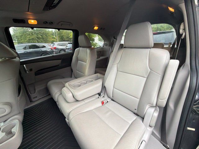 Used 2016 Honda Odyssey Touring Elite image 12