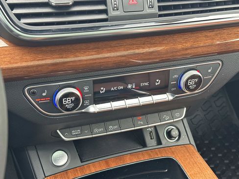 Used 2023 Audi Q5 2.0T Premium w/ Convenience Package image 31