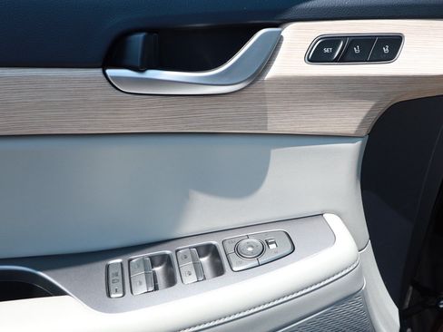 Used 2025 Hyundai Palisade Limited FWD image 23