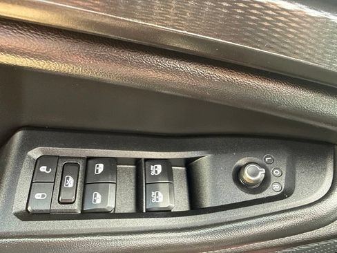 Used 2023 Jeep Grand Cherokee L Laredo AWD/4WD image 28